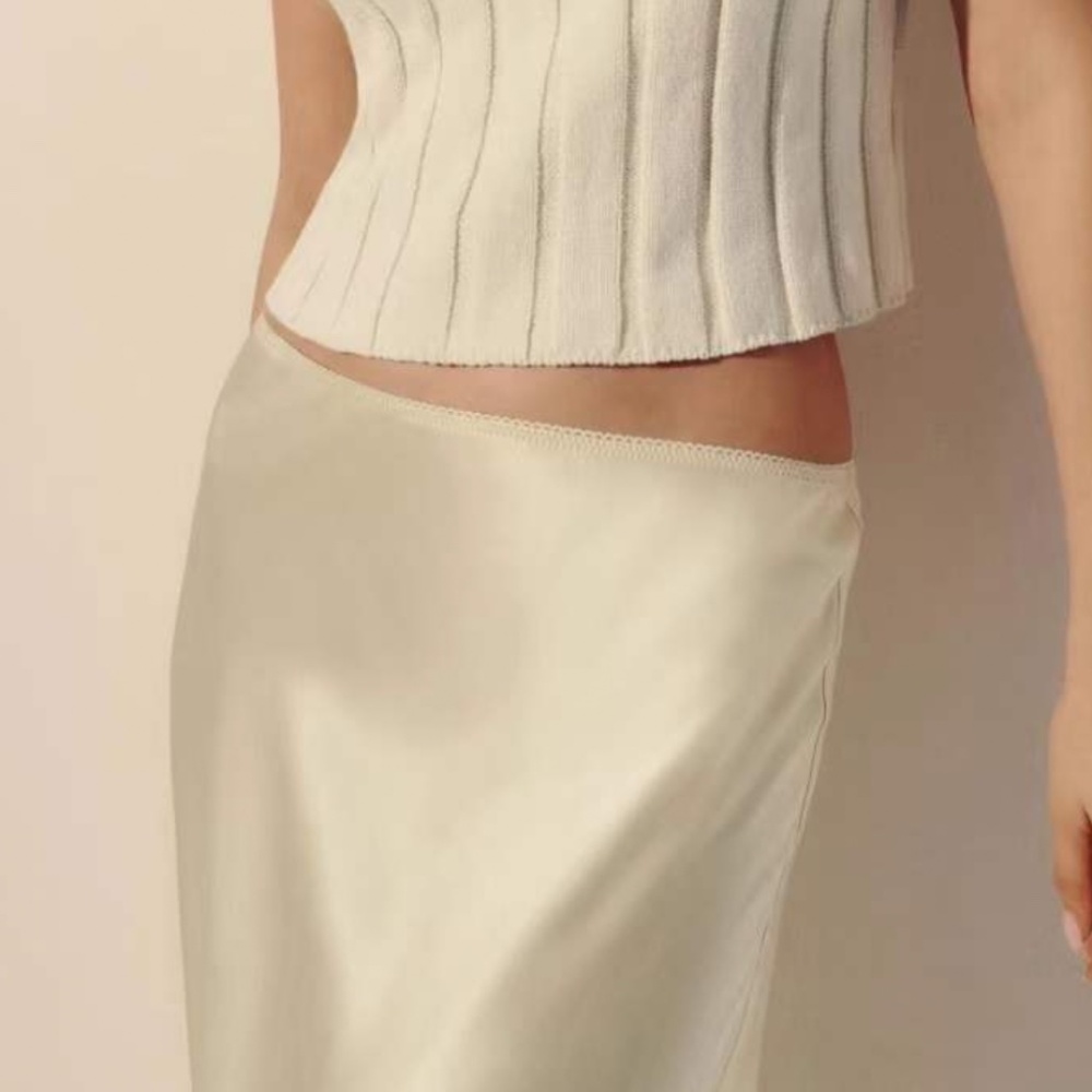 Reformation Layla Silk Midi Skirt - Sugar - Picture 4 of 11